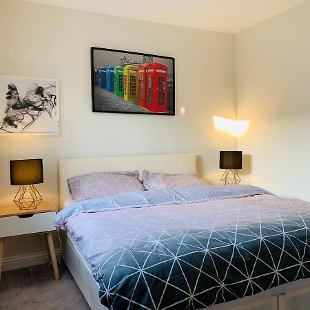 Alpha, Private Double Room, City Centre, Free Parking, Sittingbourne, Kent Dış mekan fotoğraf