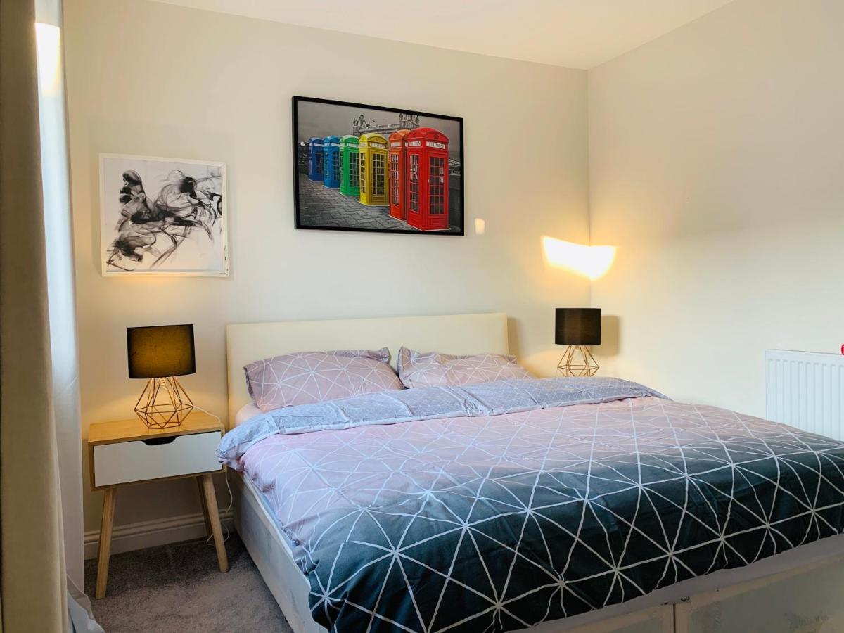 Alpha, Private Double Room, City Centre, Free Parking, Sittingbourne, Kent Dış mekan fotoğraf