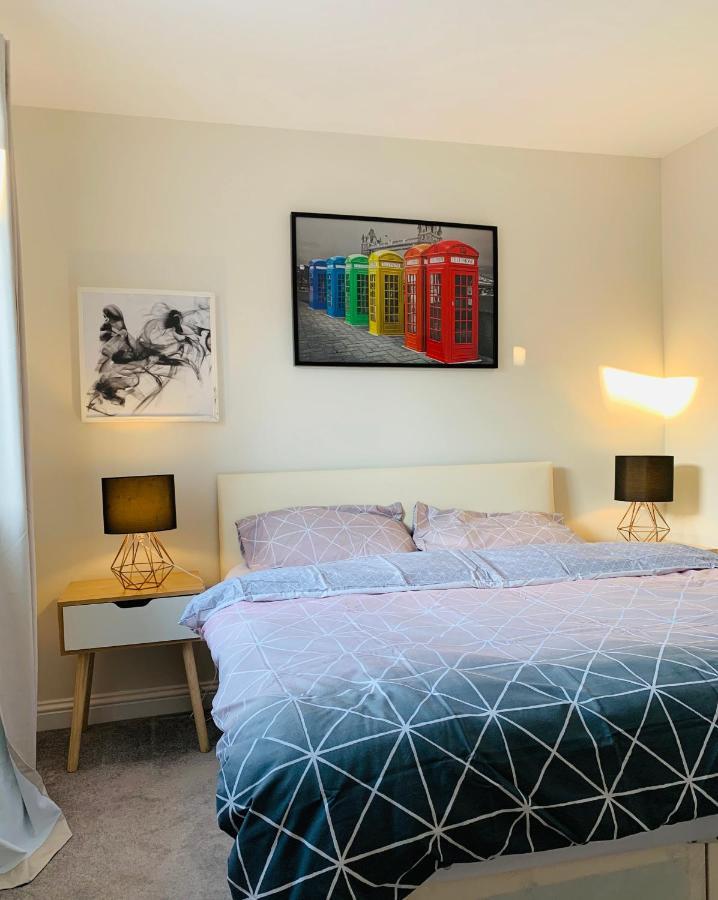 Alpha, Private Double Room, City Centre, Free Parking, Sittingbourne, Kent Dış mekan fotoğraf